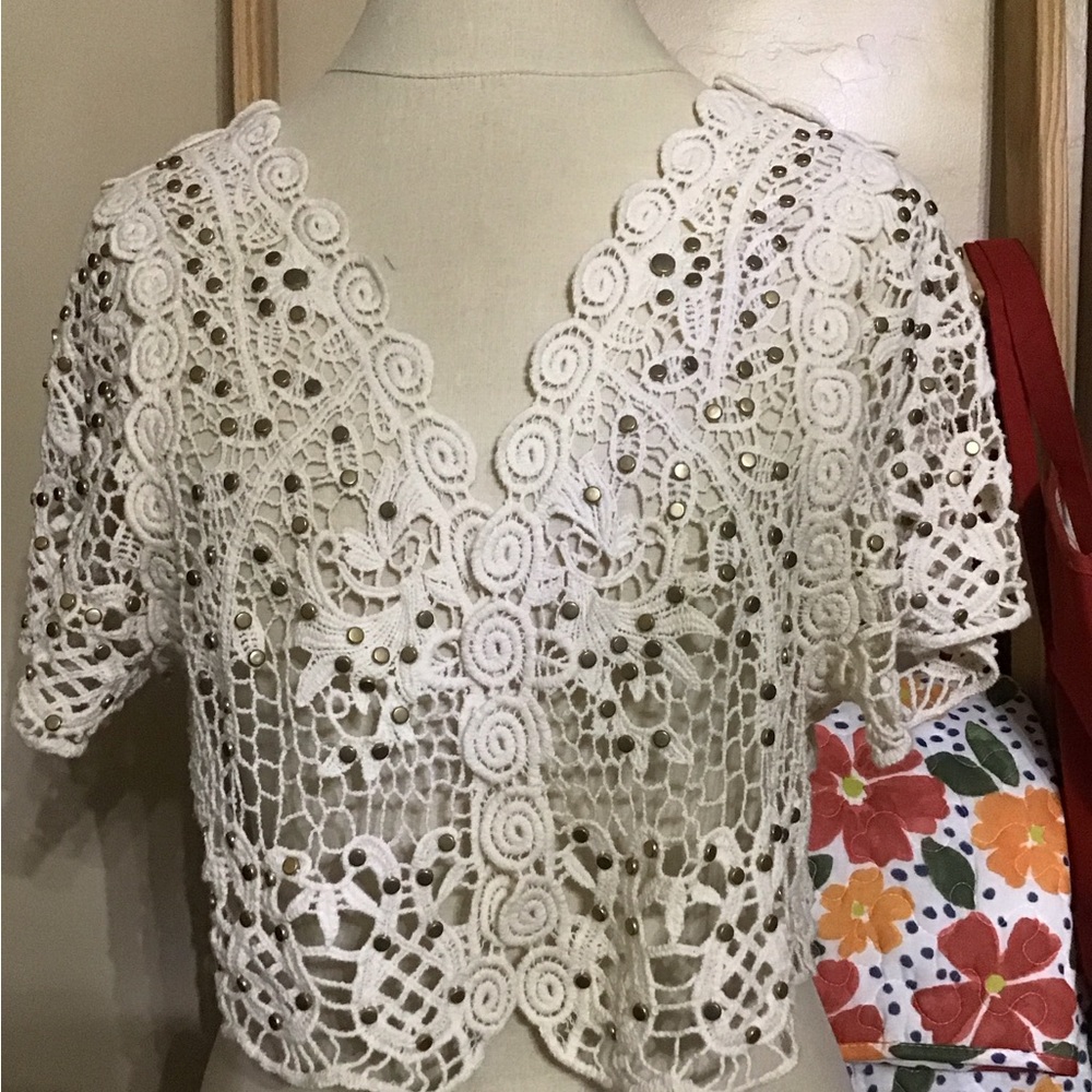 Woman’s size large V Christina crocheted cropped short sleeve sweater
